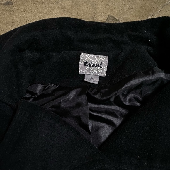 Black coat with button detail - Picture 5 of 7